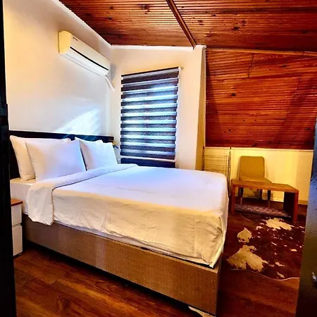 Mates Istiklal Suites Istanbul Exterior photo