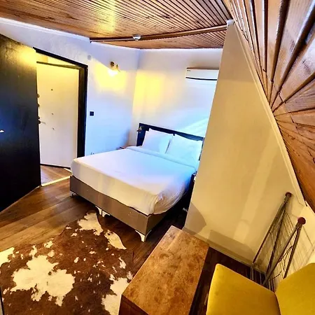 Mates Istiklal Suites Istanbul Exterior photo